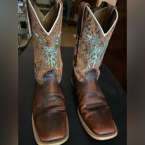 kids Ariat boots, size 3 M